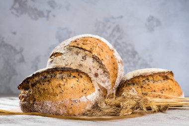 geleneksel yuvarlak esnaf çavdar ekmeği somun zekâ ile natürmort