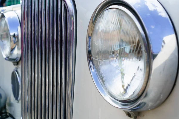 Retro araba far, yakın çekim, sığ dof