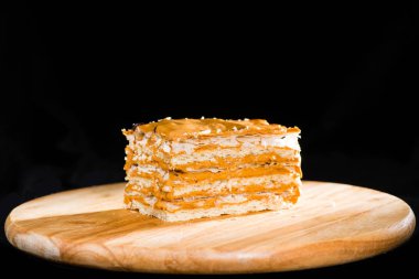 puf böreği ekşi krema bir odun ile yakın çekim lezzetli pasta