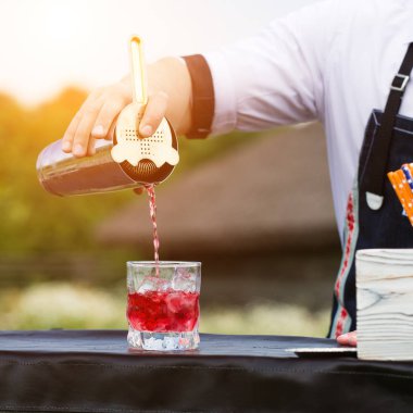 barmen işyeri. Bir barmen tarih seçici odak kim s ekleme