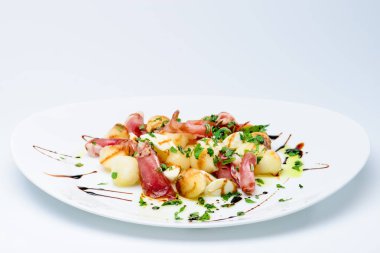 Klasik İtalyan yaz lezzetli taze salata peynirli, parma 