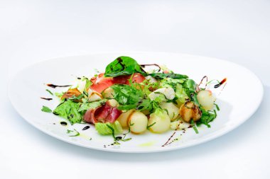 Klasik İtalyan yaz lezzetli taze salata peynirli, parma 