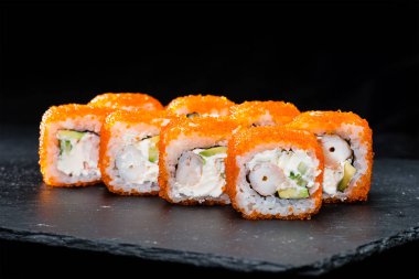 Geleneksel Japon mutfağı. Suşi r kümesi üzerinde seçici odak