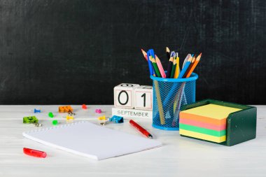 kavram eğitim, ilk Eylül veya yeniden okul w