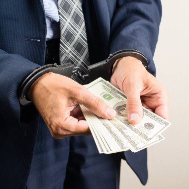 resmi doları banknot sayma kelepçeli tutuklandı. CONCEP