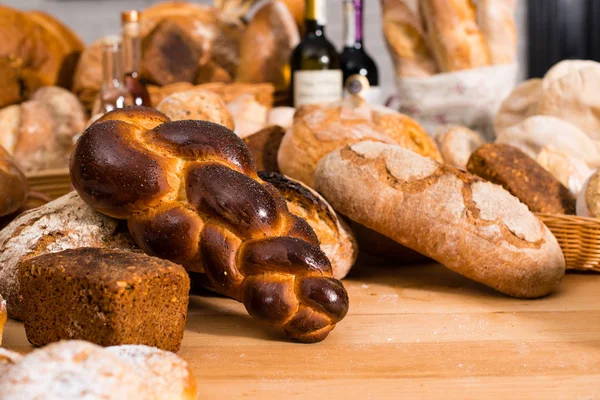 Ev yapımı fırında challah ekmek somun Şabat ve başka bir türü için 
