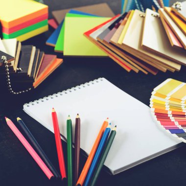 yaratıcı profesyonel modern tasarımcı İşyeri Ofis. EY