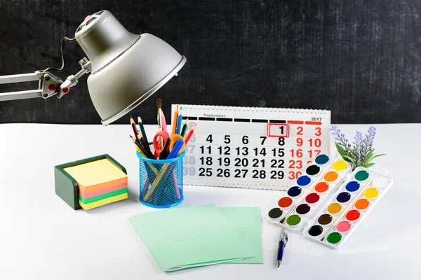 kavram eğitim, ilk Eylül veya yeniden okul w