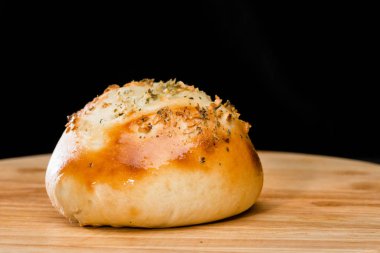 peynir ile tepesinde ev yapımı mini pizza topuz yakın çekim sarımsak bir