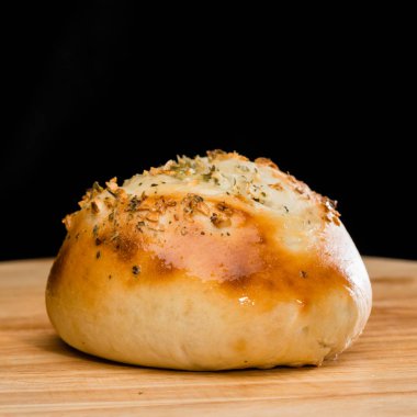 peynir ile tepesinde ev yapımı mini pizza topuz yakın çekim sarımsak bir