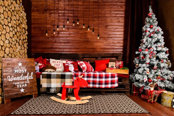 Güzel Noel iç tasarım. Ahşap ile dekore edilmiş Oda 