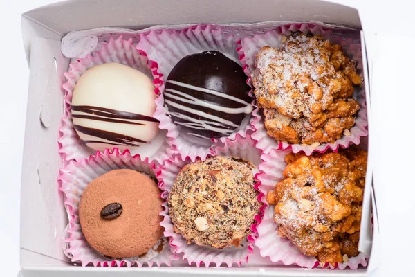 Farklı tatlı çörekler ve kekler