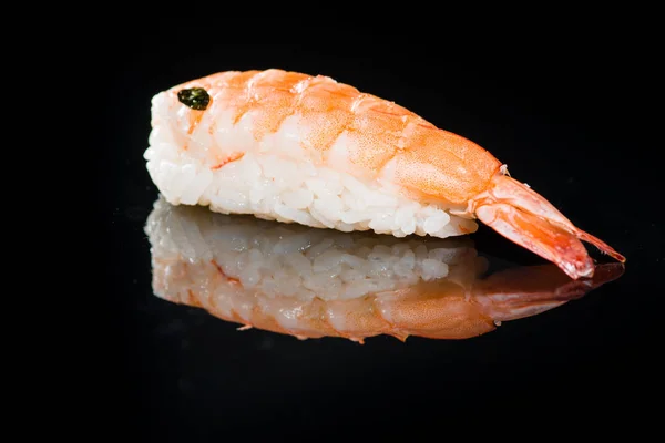 Japán konyha. Étvágygerjesztő garnélarák és a rizs — Stock Fotó