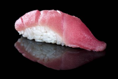 Japon mutfağı. İştah açıcı ton balığı ve pirinç