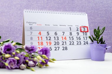 Ulusal havuç pasta günü. Pur takvimde tarih Şubat 3 işareti