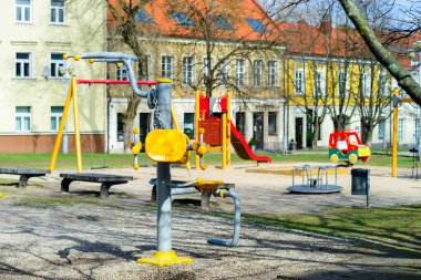 Fitness, spor ve yaşam tarzı kavramı. Yeni egzersiz ekipman 