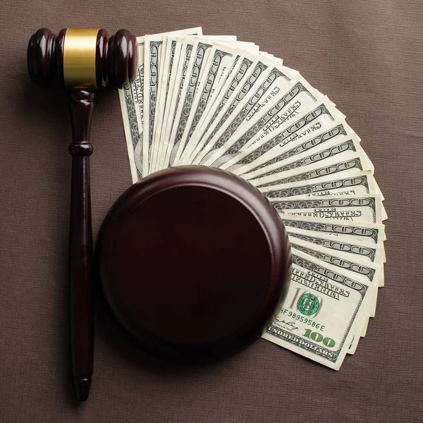 Concept of justice, law and graft. Judges gavel  and money on th — Stock Photo, Image