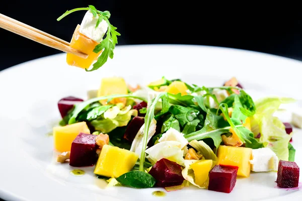 Process Eating Chinese Chopsticks Delicious Appetizing Salad Beetroot Fruit Mango — Stock Photo, Image