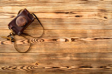 Ahşap deri durumunda eski retro vintage eski moda kamera