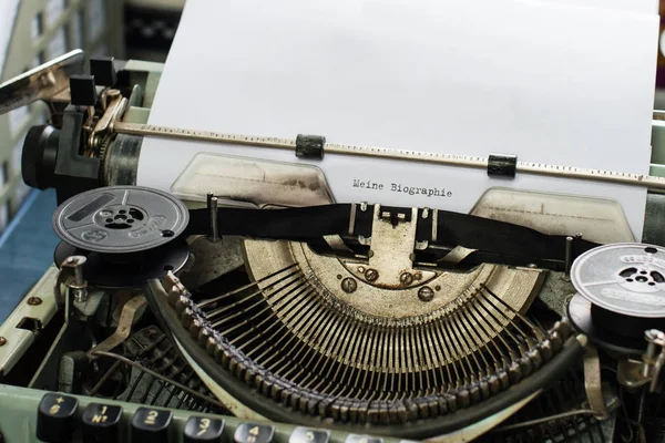 Meine Biographie:Vintage inscription made by old typewriter — Stock Photo, Image