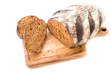 Tahtada dilimlenmiş ekmek.