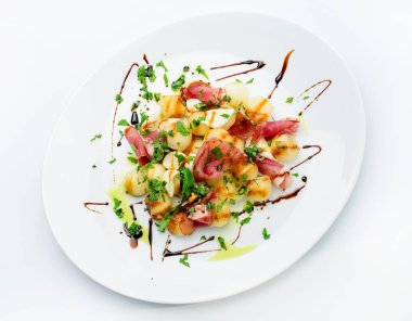 Klasik İtalyan yaz lezzetli taze salata peynirli, parma 