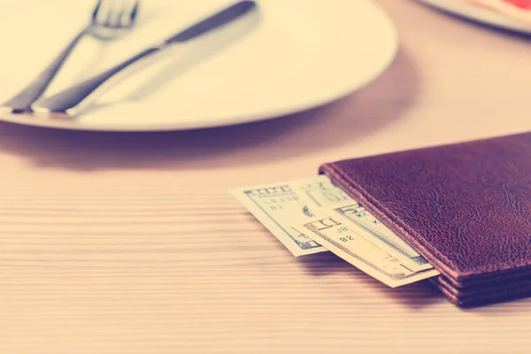 Cash payment in the restaurant