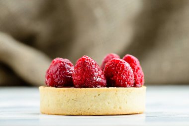 ahududu ile ev tartı