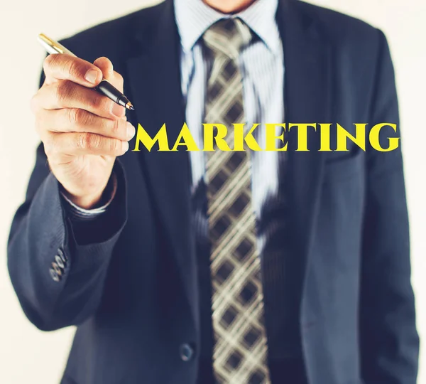 Hombre de negocios escribir plan de marketing — Foto de Stock