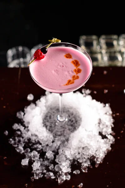 Cocktail Clásico Pink Lady Fondo Del Bar Con Espacio Para — Foto de Stock