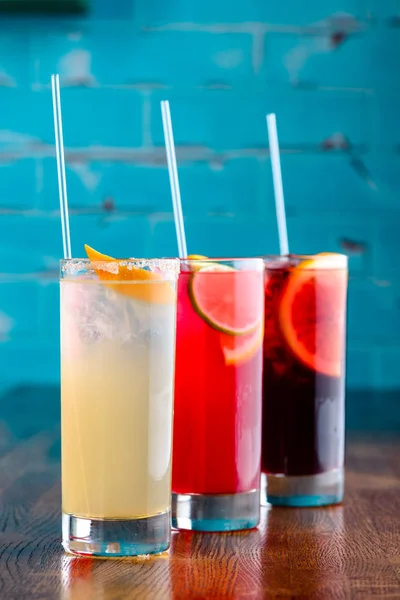Conjunto Cocktails Alcoólicos Clássicos Balcão Bar Pup Restaurante Com Espaço — Fotografia de Stock