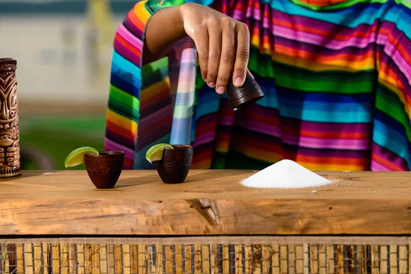 Mexican Barman Makes Tequila Salt Cocktail Beach — Stock Photo, Image