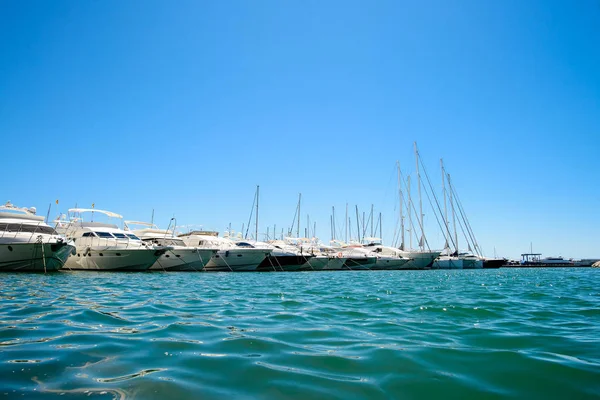 Maritiem Jacht Haven Ligplaats Van Moderne Kleine Schepen — Stockfoto