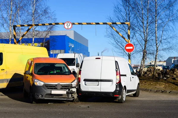 Accidente de tráfico, accidente de coche en la carretera — Foto de Stock