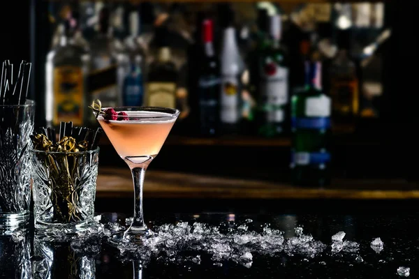 Cocktail Clover Club cocktail no bar da discoteca — Fotografia de Stock