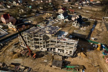 Yoğun İnşaat Alanı ve İnşaat Aletleri Hava Fotoğrafı