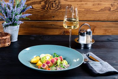 Biftek etli taze salata