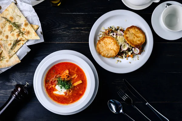 Rustik grönsakssoppa, lunch i matsalen — Stockfoto