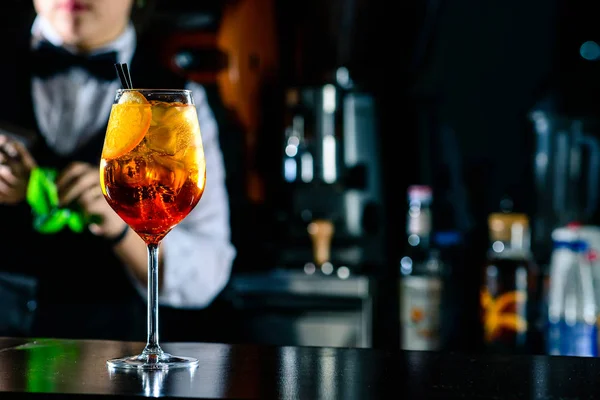 意大利Aperol spritz经典鸡尾酒 — 图库照片