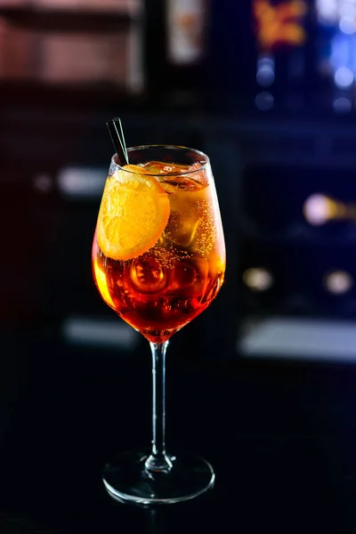 Klasický italský Aperol spritz koktejl — Stock fotografie