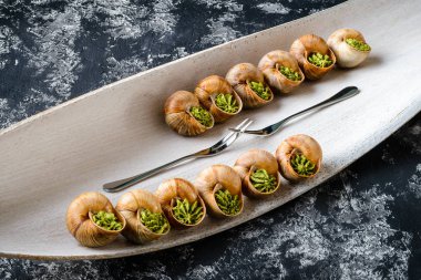 otlar ile Escargots de Bourgogne veya Salyangoz bölümü, yukarıdan görünümü