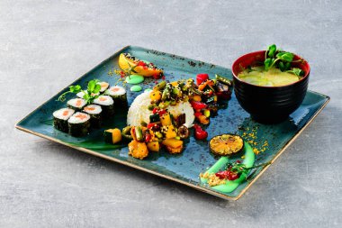 Baharatlı Szechuan Tavuk, Schezwan mutfağı, Asya Çin mutfağı, Geleneksel çeşitli yemekler