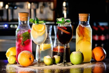 en iyi yaz soğuk içecekler beyaz ve kırmızı sangria