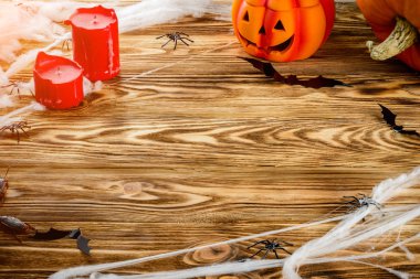 Kabak, örümcek ağı ve mumlar ile Halloween arka plan