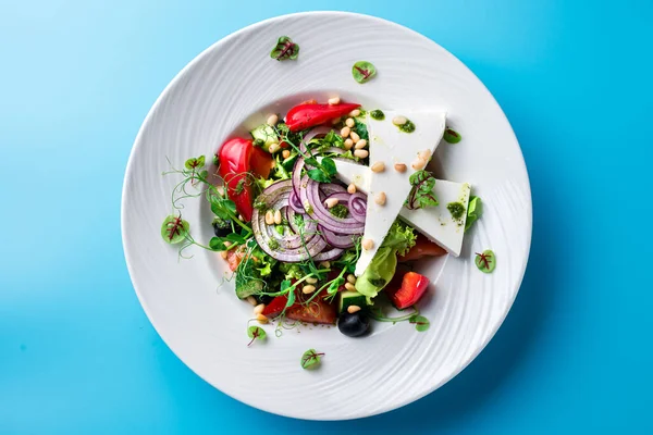 Görög Saláta Friss Zöldségekkel Feta Sajttal Fekete Olajbogyóval Görög Saláta — Stock Fotó