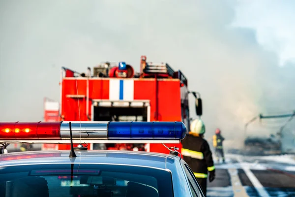 Policía Comienza Cerrar Camino Preparación Para Los Bomberos Medida Que — Foto de Stock