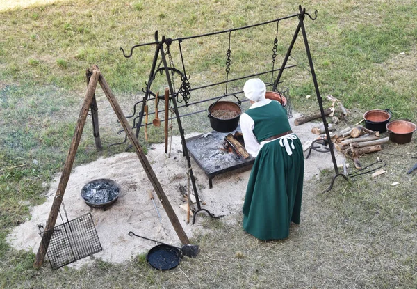 Cocina Campamento Medieval Con Cocinero —  Fotos de Stock