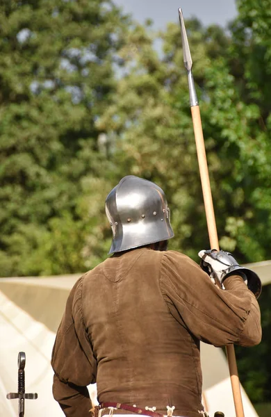 Soldado Medieval Con Casco Lanza — Foto de Stock
