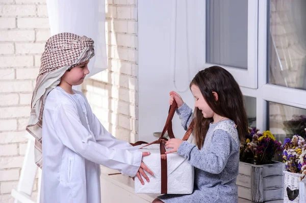 Arabic Kids Unpacking Gift Box Arabic Muslim Family — Stock Photo, Image