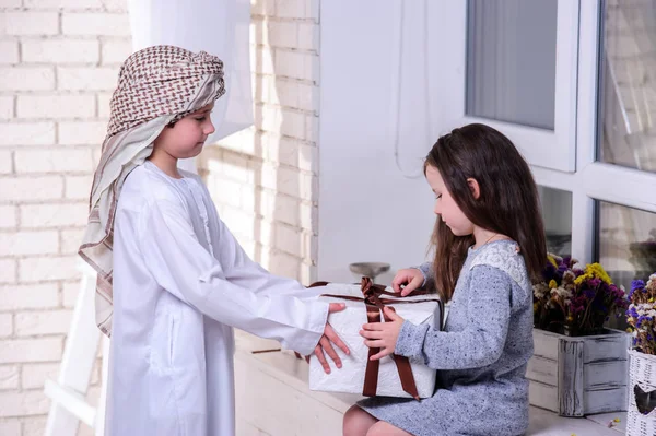 Arabic Kids Unpacking Gift Box Arabic Muslim Family — Stock Photo, Image